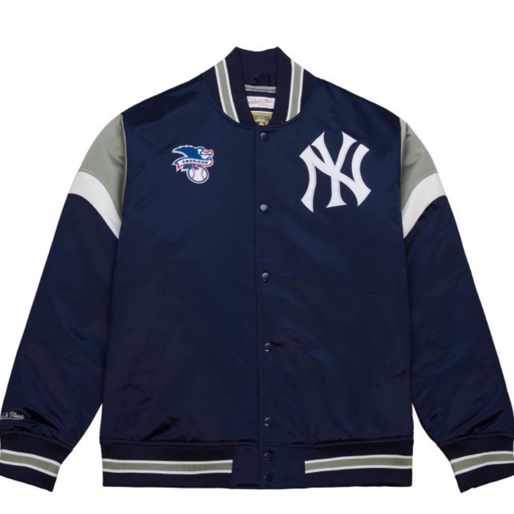 Mitchell & Ness New York Yankees Heavyweight Satin Jacket - MLB - Men’s Large